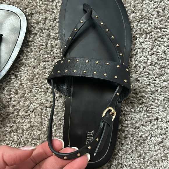 Zara - Studded Flat Leather Sandals - Size 8 (EU 39) - color: black/gold - Picture 2 of 5